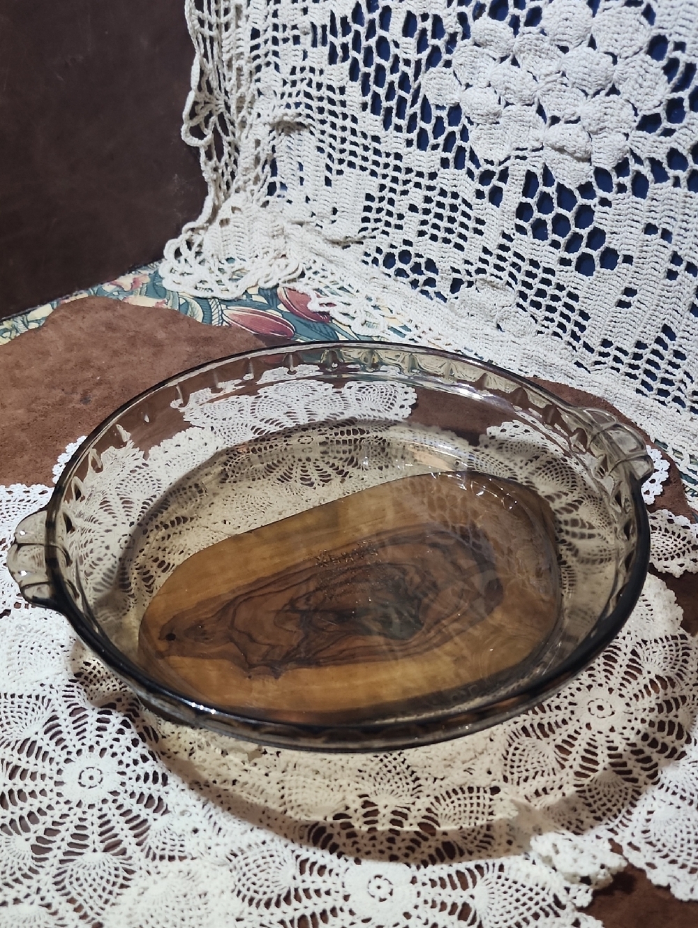 Vintage PYREX Amber Glass 10" Circle Baking Dish Scallop